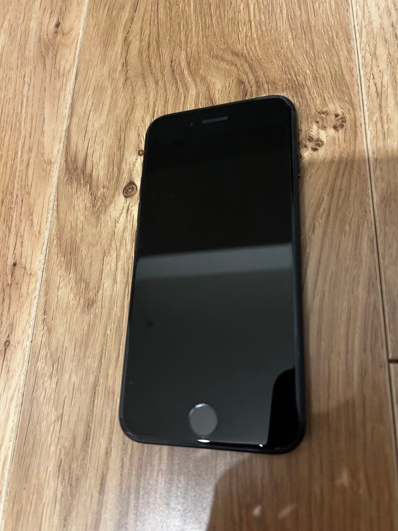 美品　スマートフォン本体　iPhone SE（第3世代）128GB 黒　　スマホ