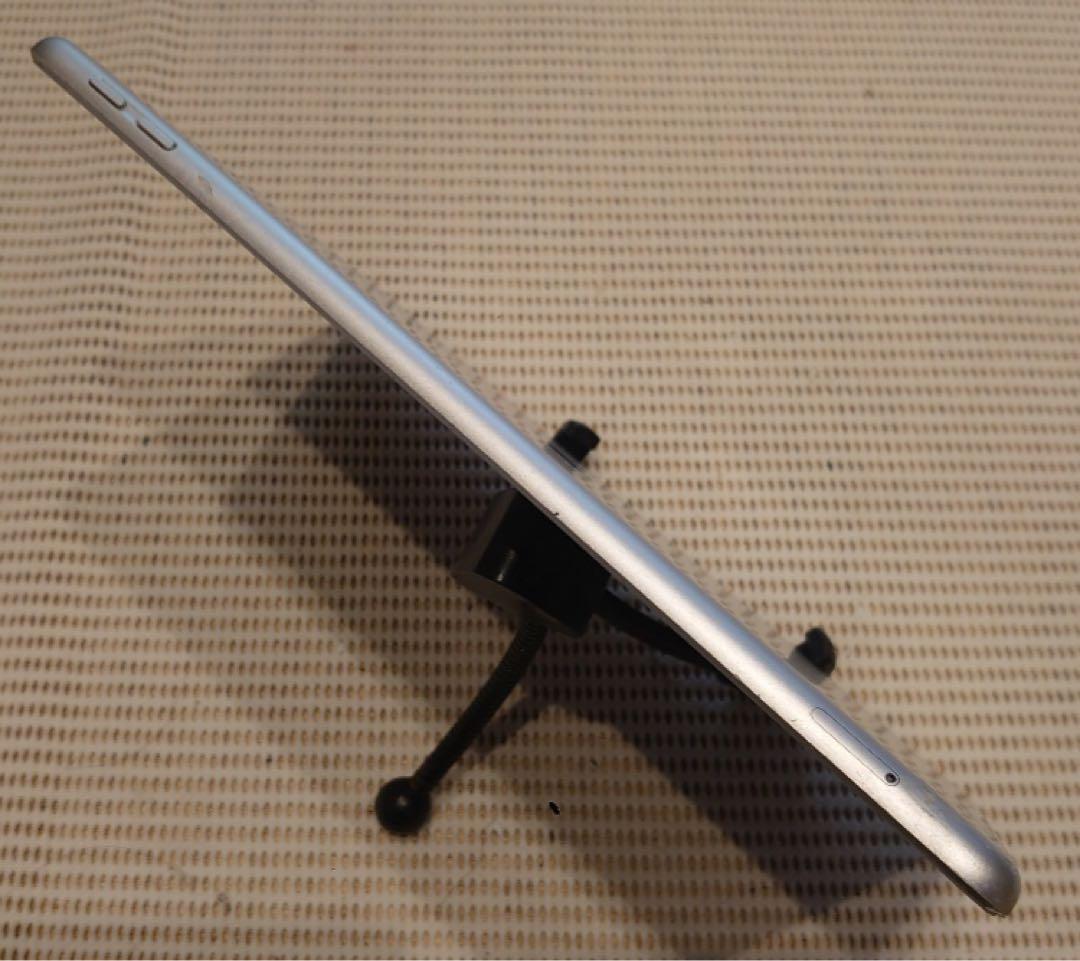 完動品SIMフリー液晶無傷iPad第6世代(A1954)本体32GB Z2F3C