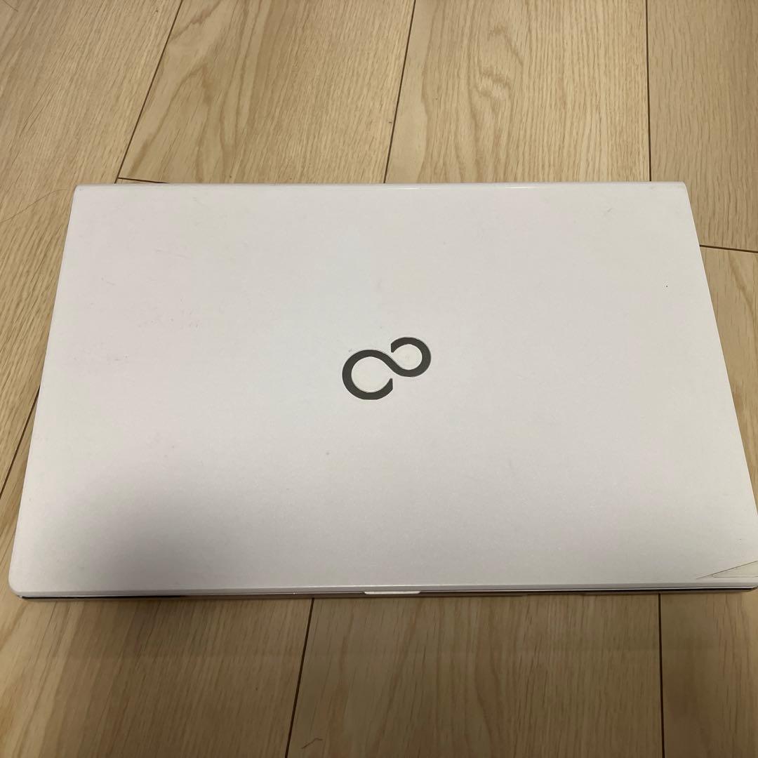 ノートパソコン　タッチパネル　FUJITU