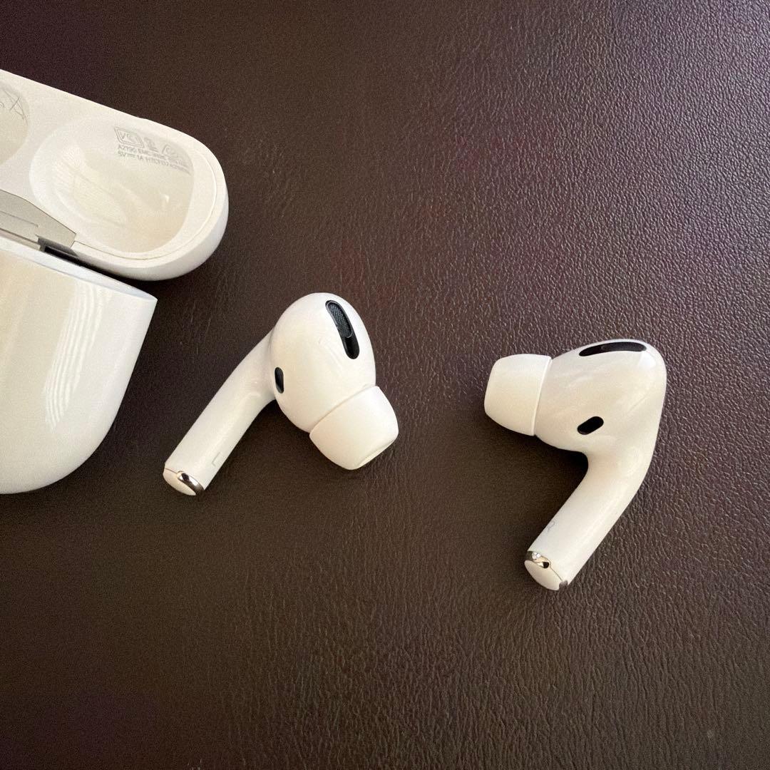 AirPods Pro 第1世代　Apple【左耳ノイズあり】