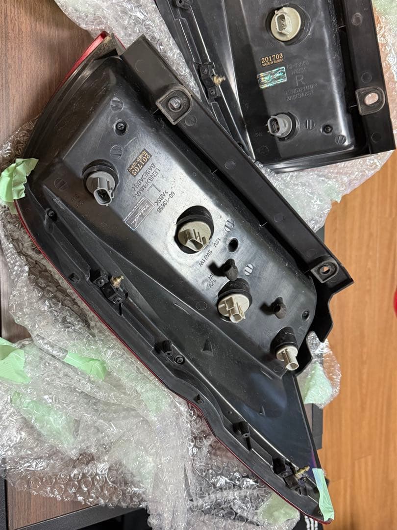 超美品⭐︎ステップワゴン rk用ヴァレンティテールランプ 赤/クリア ⭐︎