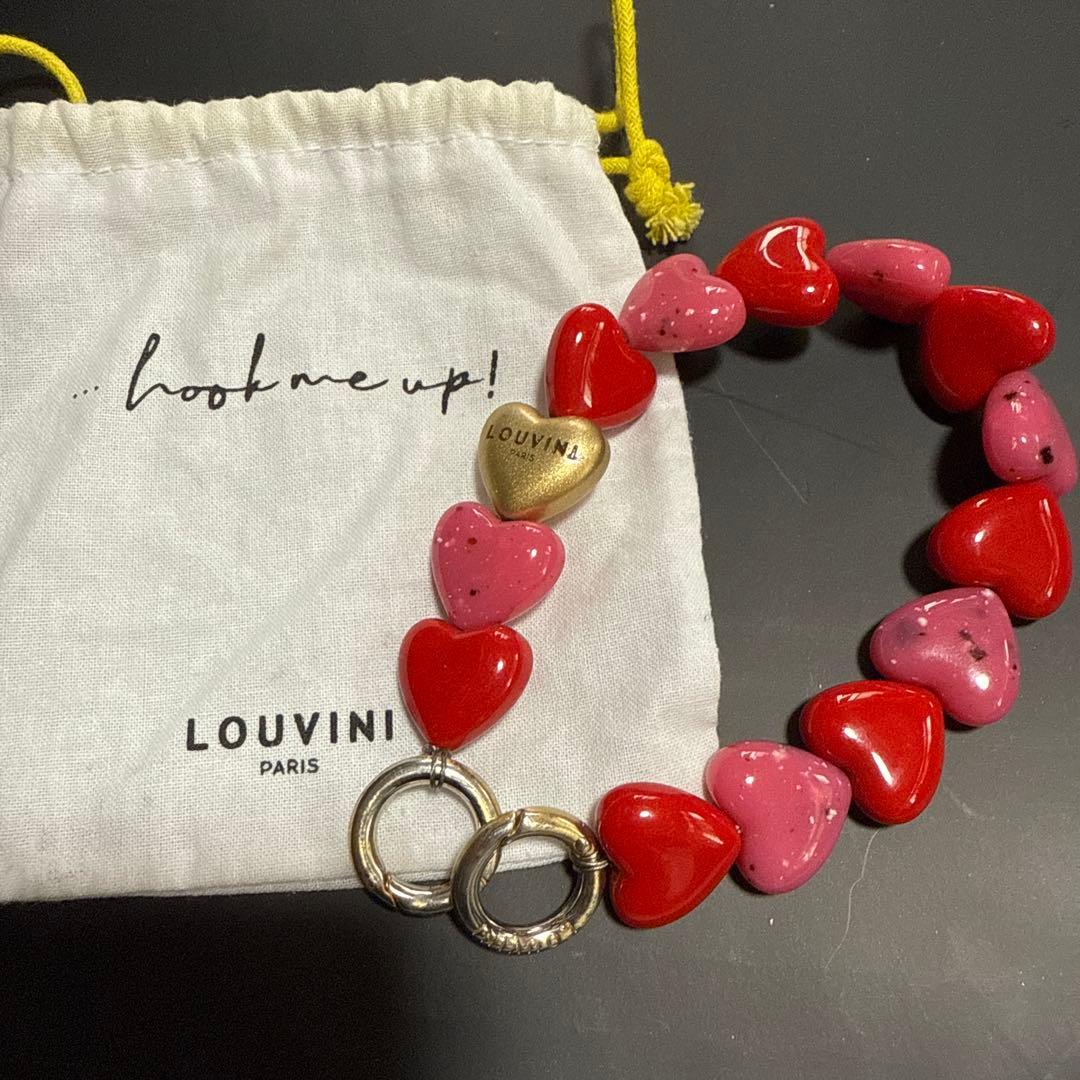 LOUVINI PARIS スマホストラップ　ハンドストラップ ハート