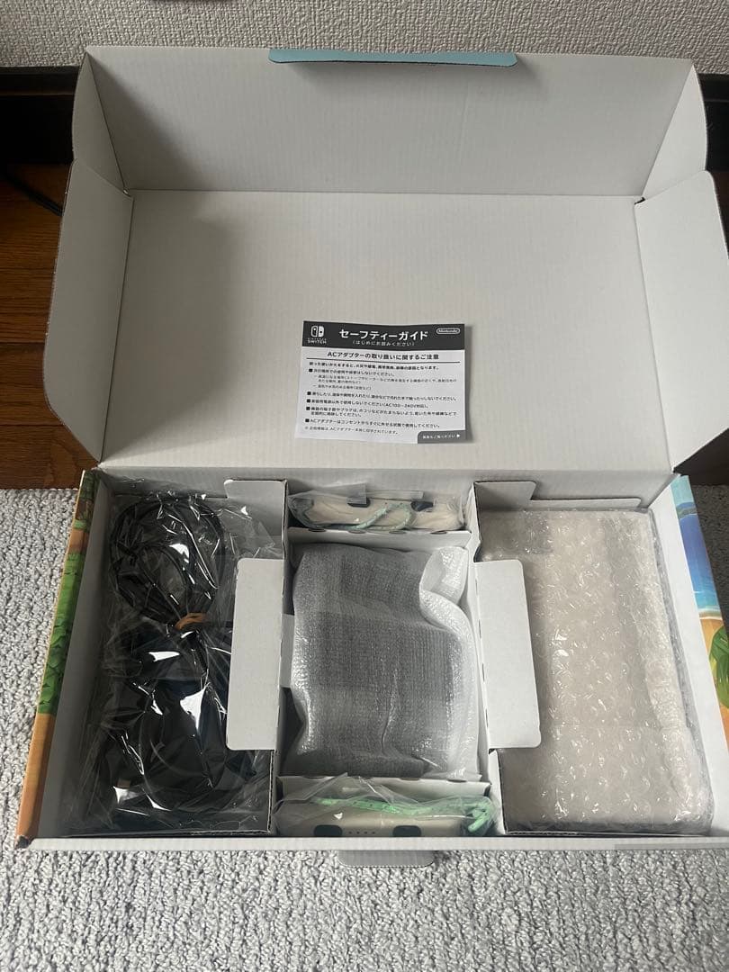 だ*く様 あつまれどうぶつの森　switch本体　ケース付き(付属品全てあり)
