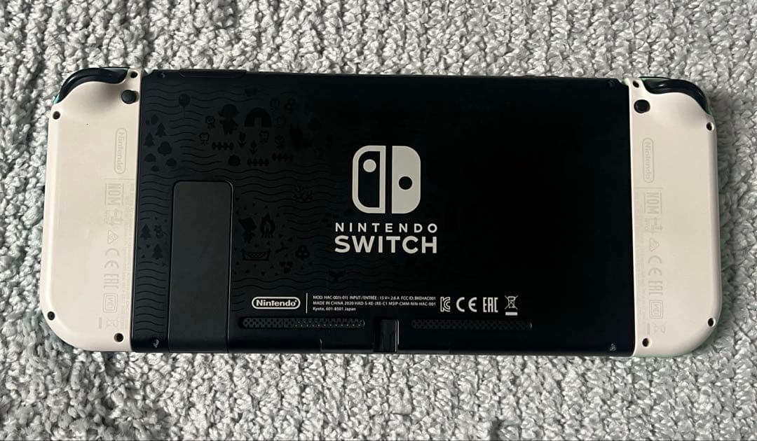 だ*く様 あつまれどうぶつの森　switch本体　ケース付き(付属品全てあり)