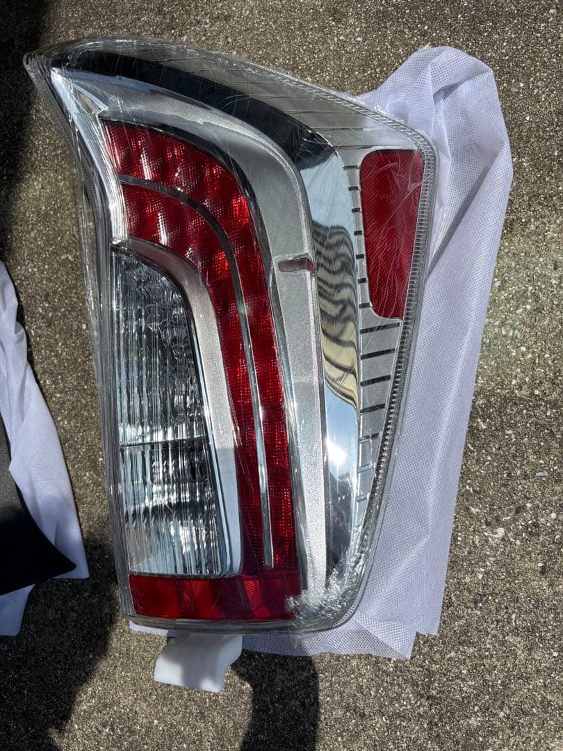 T*ん様 30プリウス 後期　usテールランプ　社外