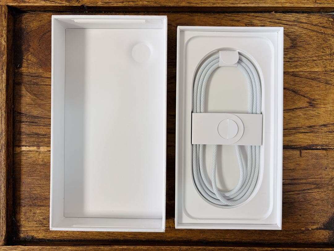 【極美品／バッテリー100%】iPhone 16e 128GB ホワイト