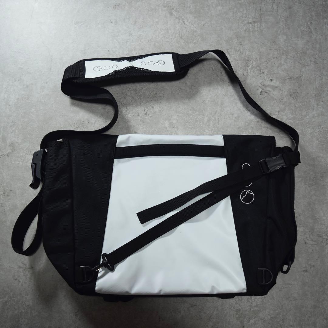 y2k Lowe alpine メッセンジャーバッグ 大容量 ブラック テック系