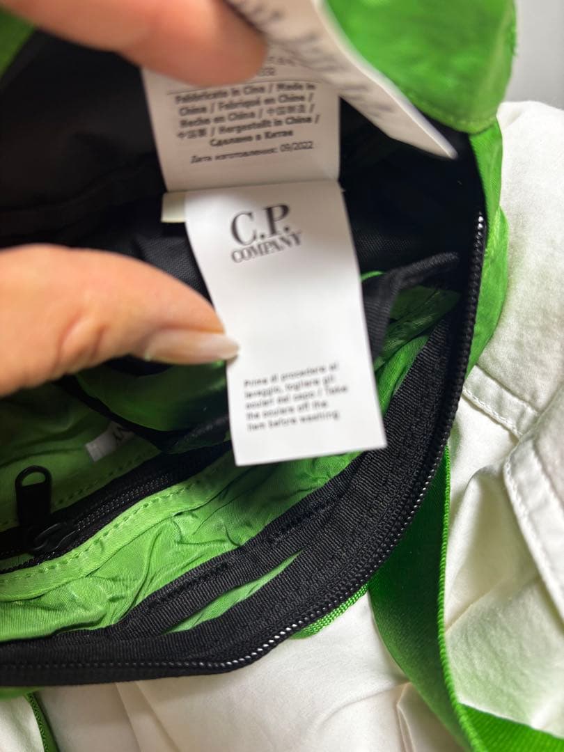 新品！C.P. Company グリーン ボディバッグ