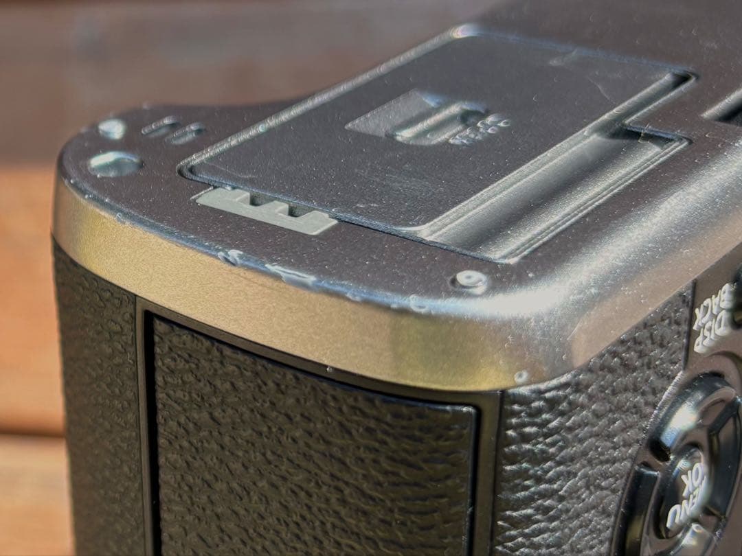 ★美品★FUJIFILM xt3フジフイルム X-T3 ボディ シルバー電池２個