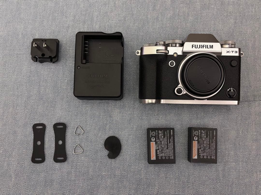 ★美品★FUJIFILM xt3フジフイルム X-T3 ボディ シルバー電池２個