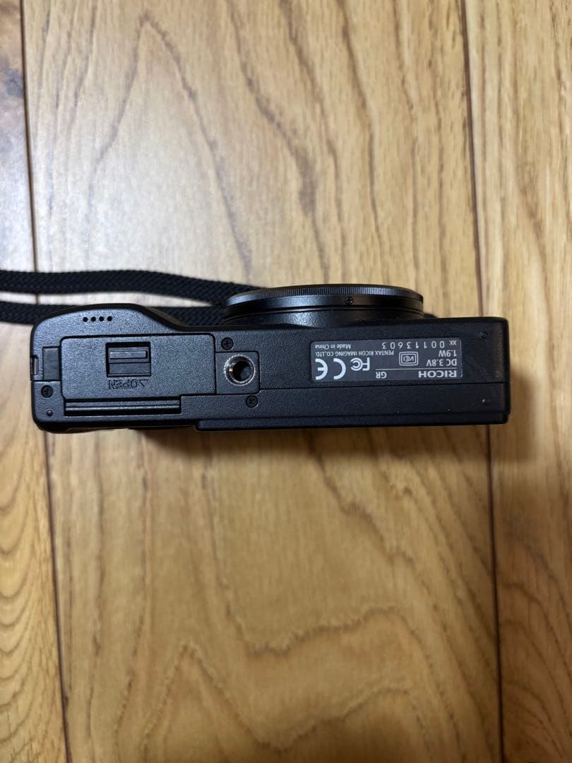 RICOH GR コンパクトデジタルカメラ　2013年製　シャッター回数99回