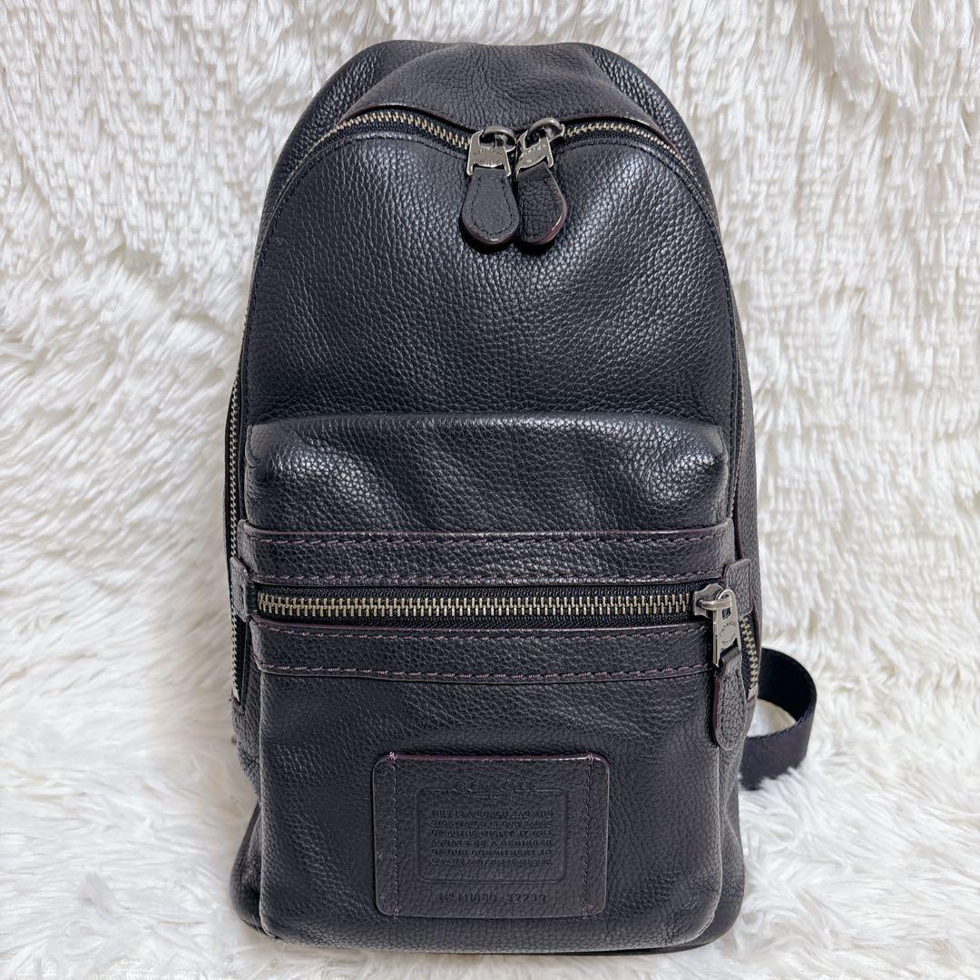 COACH スリングショルダー　クロスボディ　ボディバッグ　肩掛け