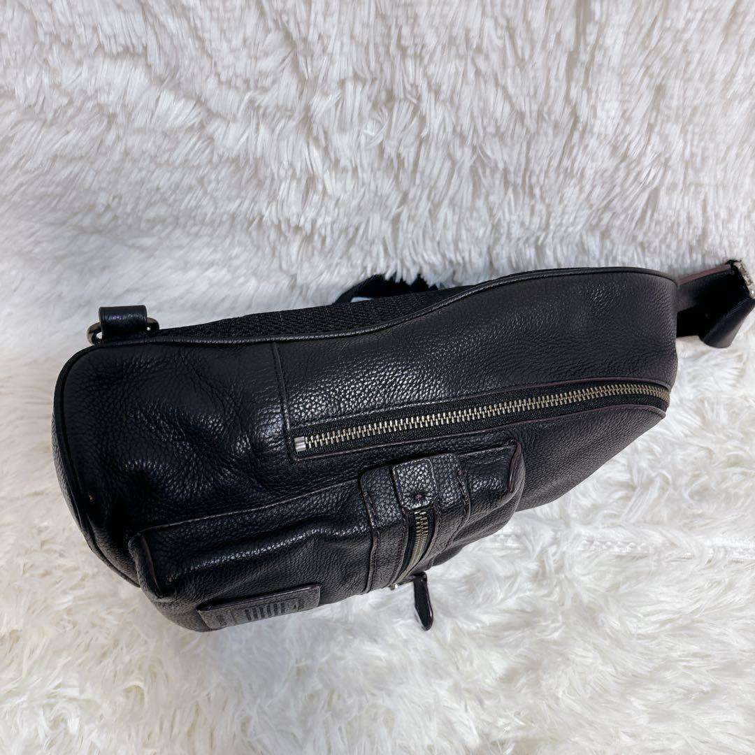 COACH スリングショルダー　クロスボディ　ボディバッグ　肩掛け