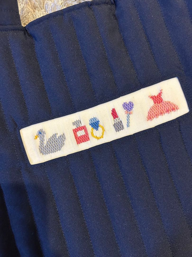 mojocamar♡モジョカマー　ネイビー キルティングバッグSwan