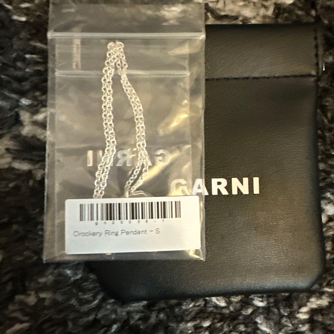 アクセサリー GARNI Crockery Ring Pendant - S