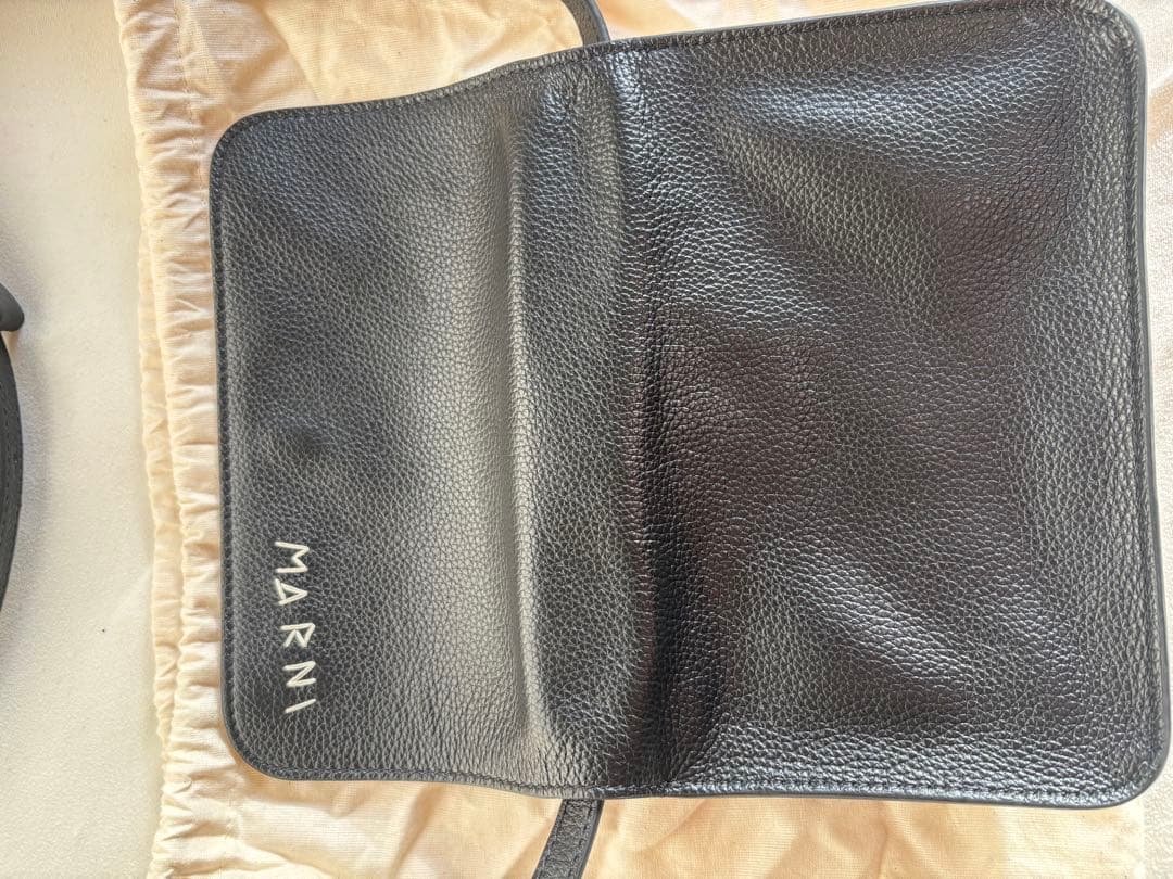 (21日まで値下げします！) MARNI ブラックレザー ショルダーバッグ