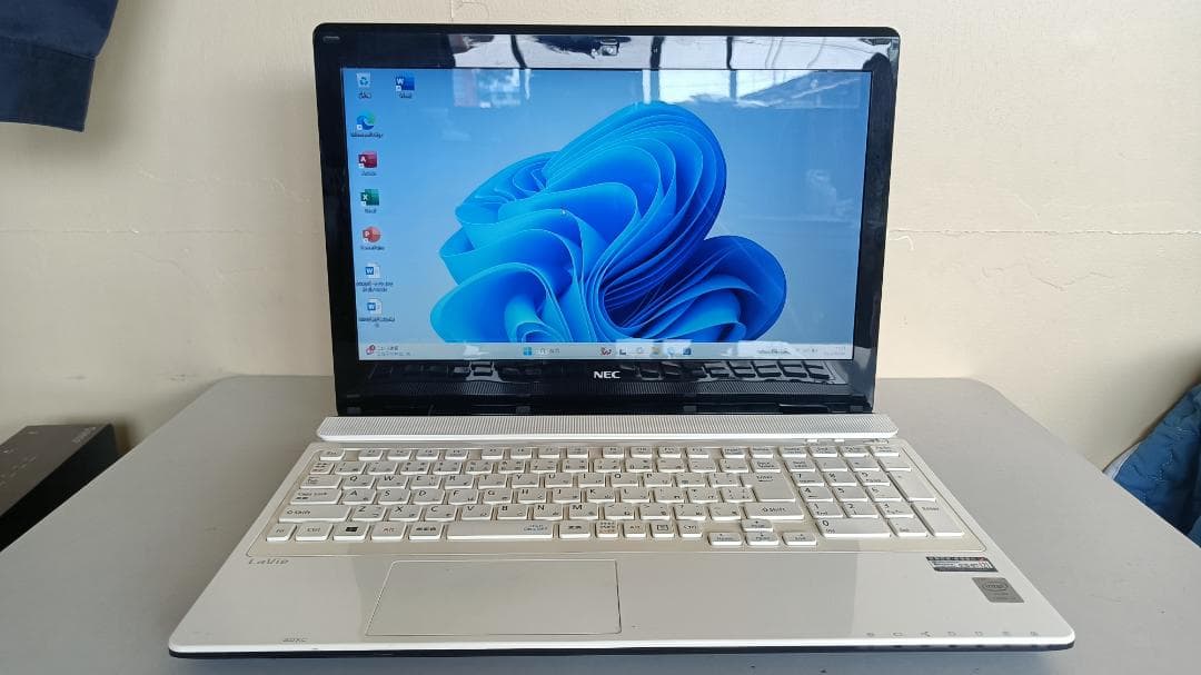 Blu-rayノートパソコンNEC Core i7 SSD128G メモリ8G