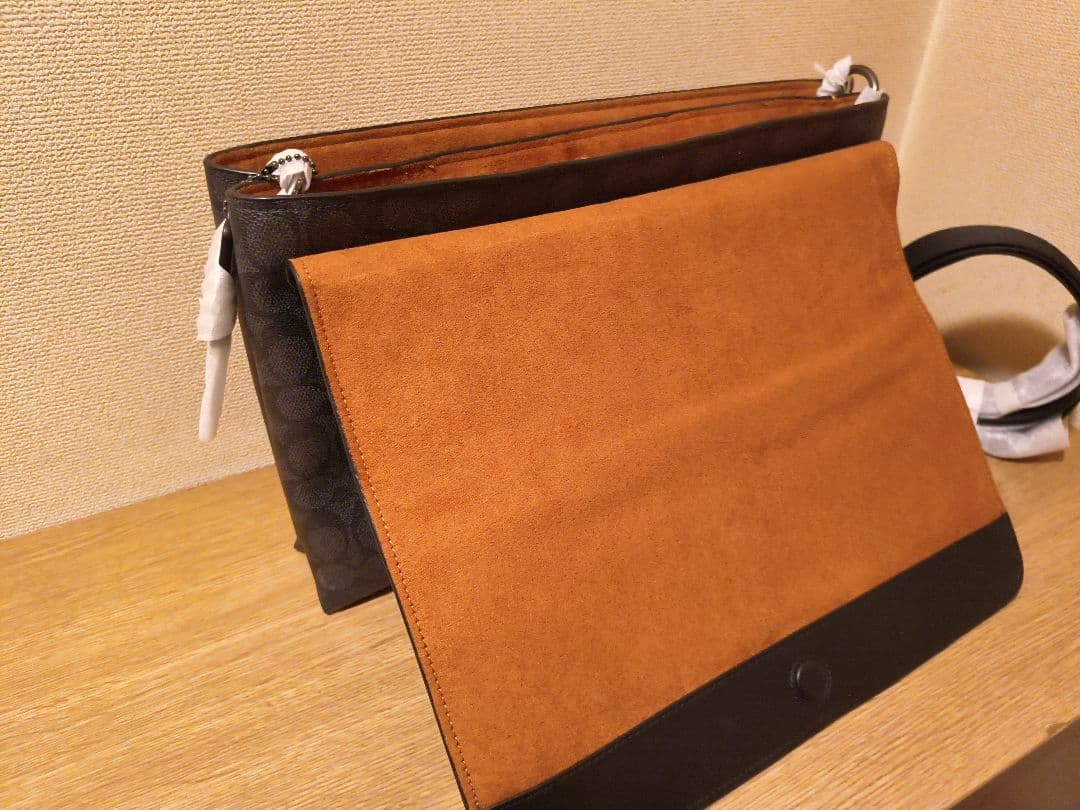 新品 コーチ メッセンジャーバッグ 本革