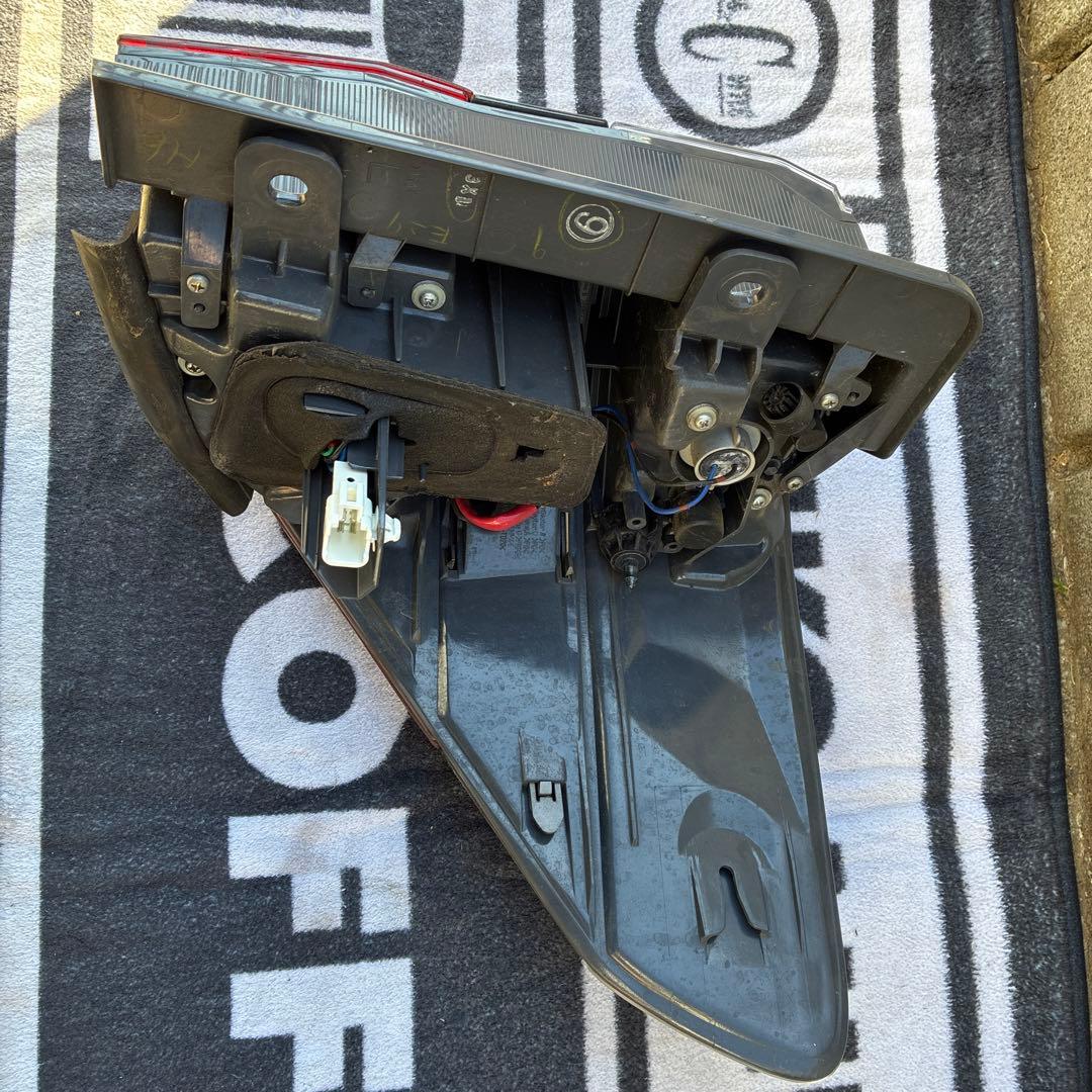 ヴェルファイア　20系　テールランプ 左右セット 赤/クリア