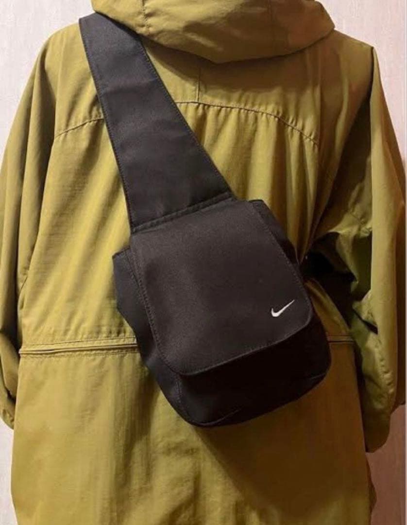 レア 00s NIKE ワンショルダーバッグ　ボディバッグ　スリングバック
