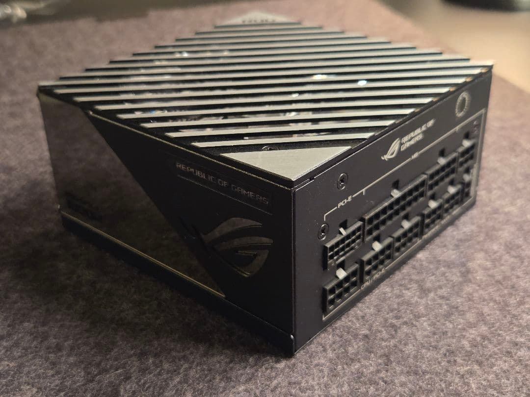 電源ユニット ROG LOKI 1000W PLATINUM