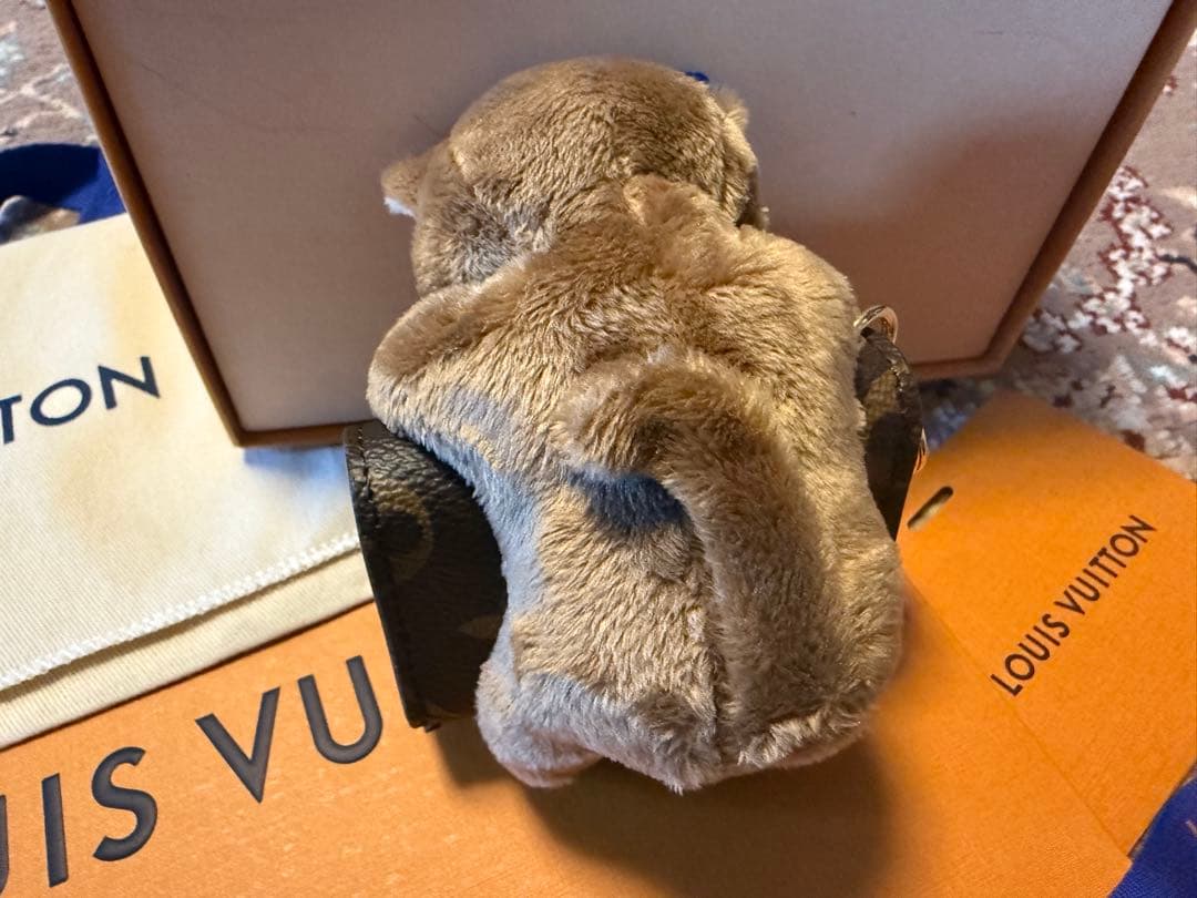 Louis Vuitton ぬいぐるみ型AirPodsケース