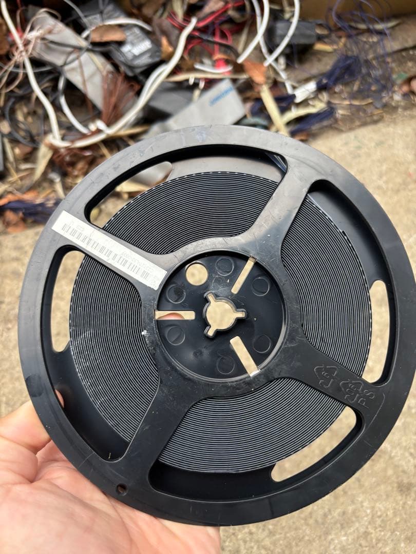 MHz帯水晶振動子　NX2016SA-スタンダード品。新品同様。未使用長期保管品