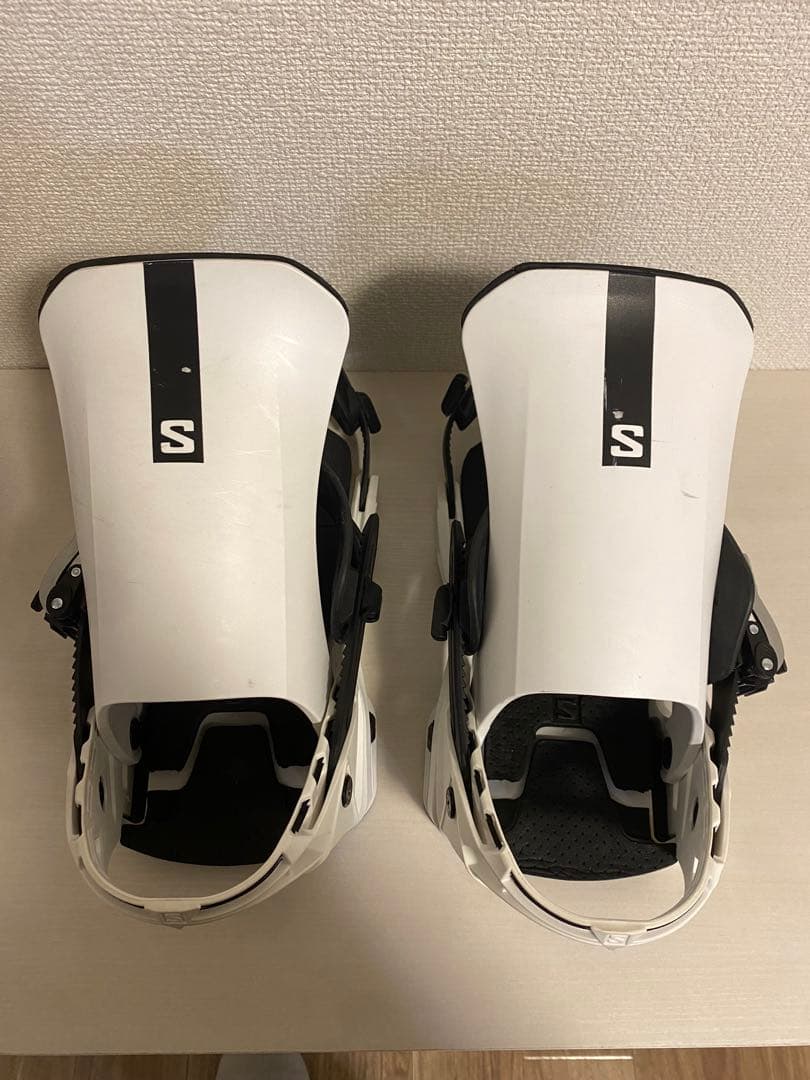 SALOMON　DISTRICT　ディストリクト　 M　白　23-24