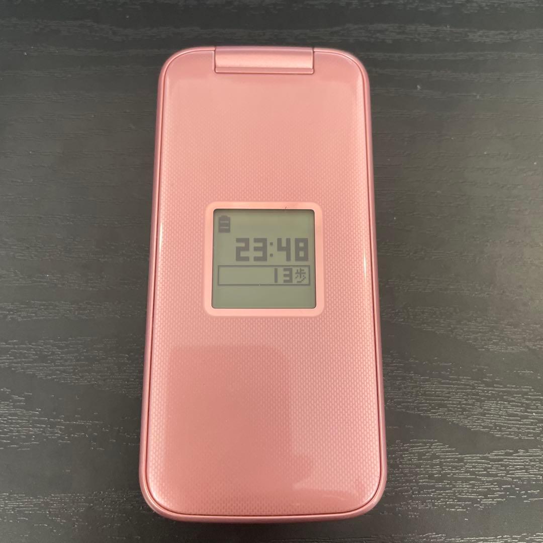 docomo らくらくホン F-02J ピンク　折りたたみ携帯電話