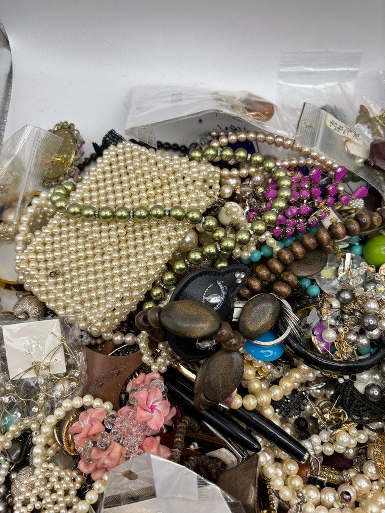 4kg イミテーション　まとめ　アクセサリー　メッキ　パール　18K含　⑩　遺品