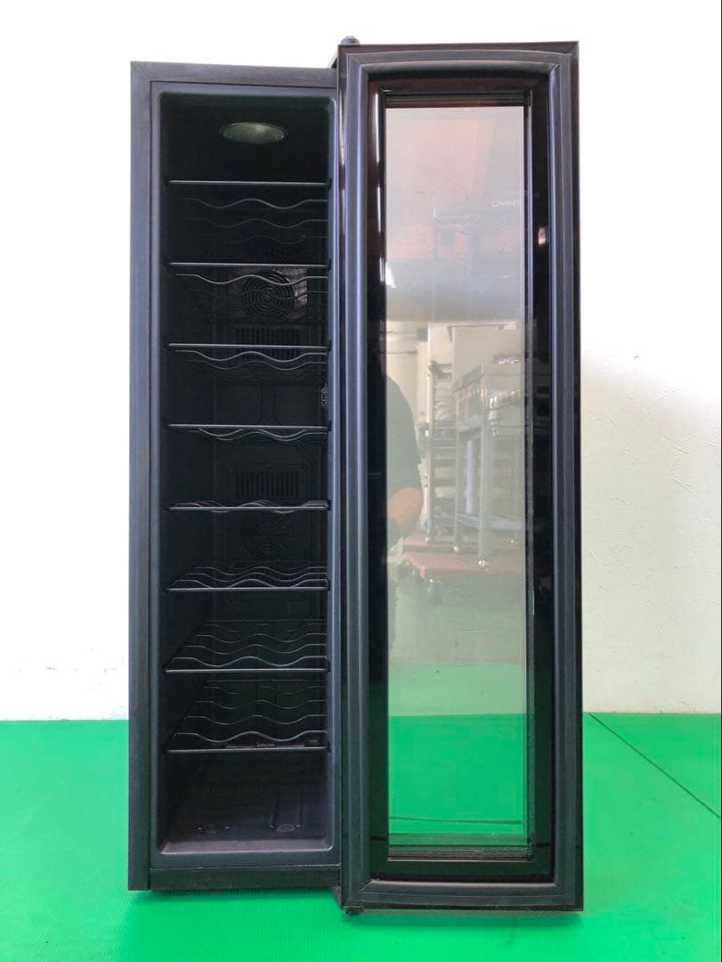 ☆工場整備品☆フィフティ　ワインセラー　WCF-18 業務用