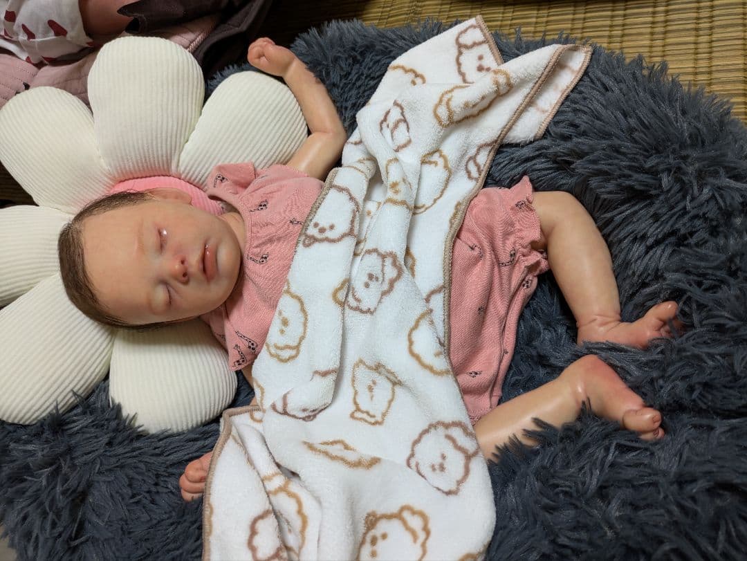 ねんねリボーンドール