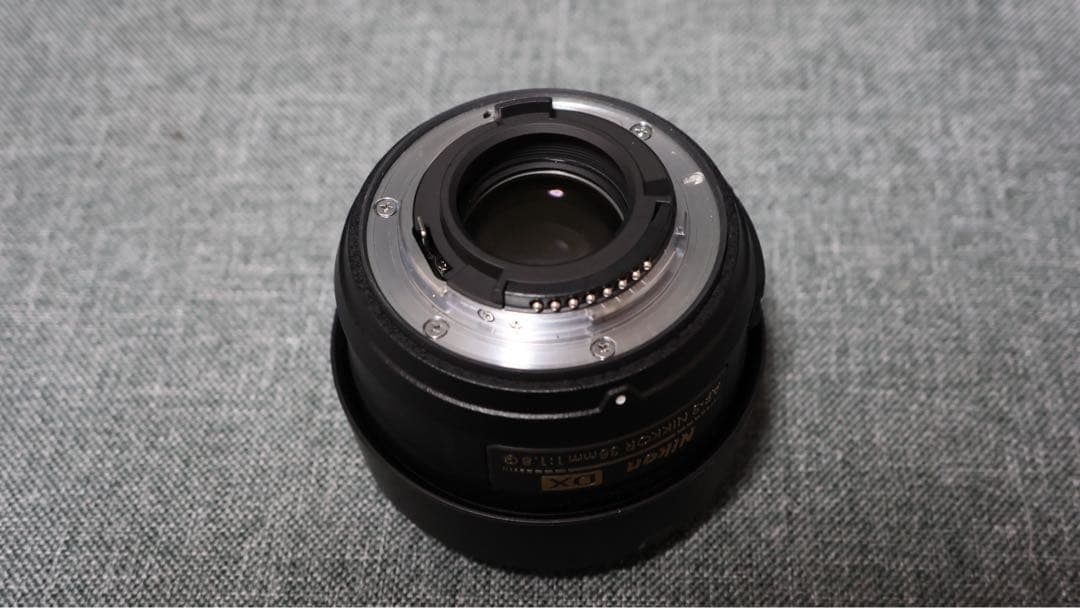 AF-S DX NIKKOR 35mm f/1.8G ニコン　単焦点レンズ