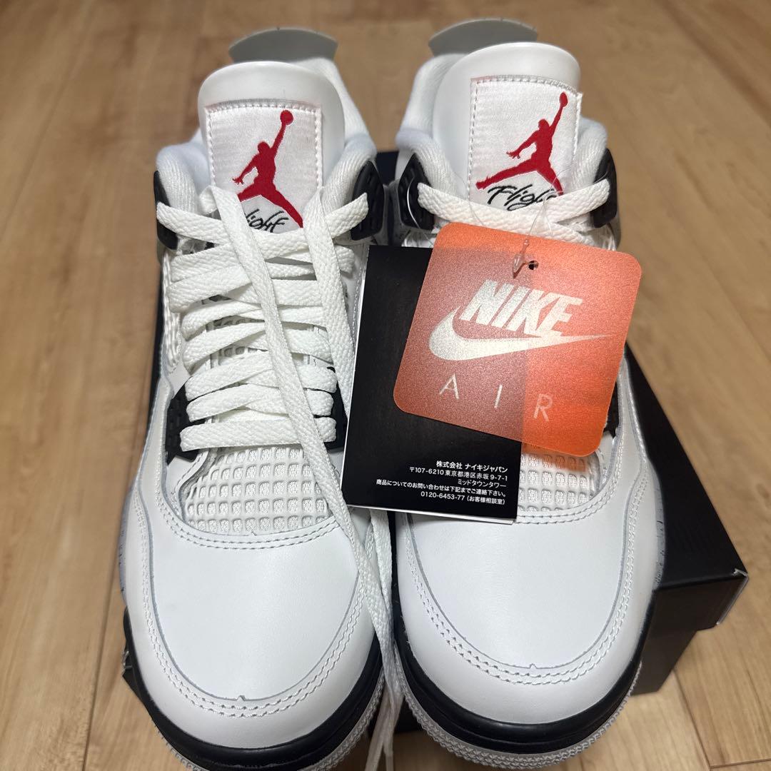 Nike Air Jordan 4 レトロ　ホワイトセメント
