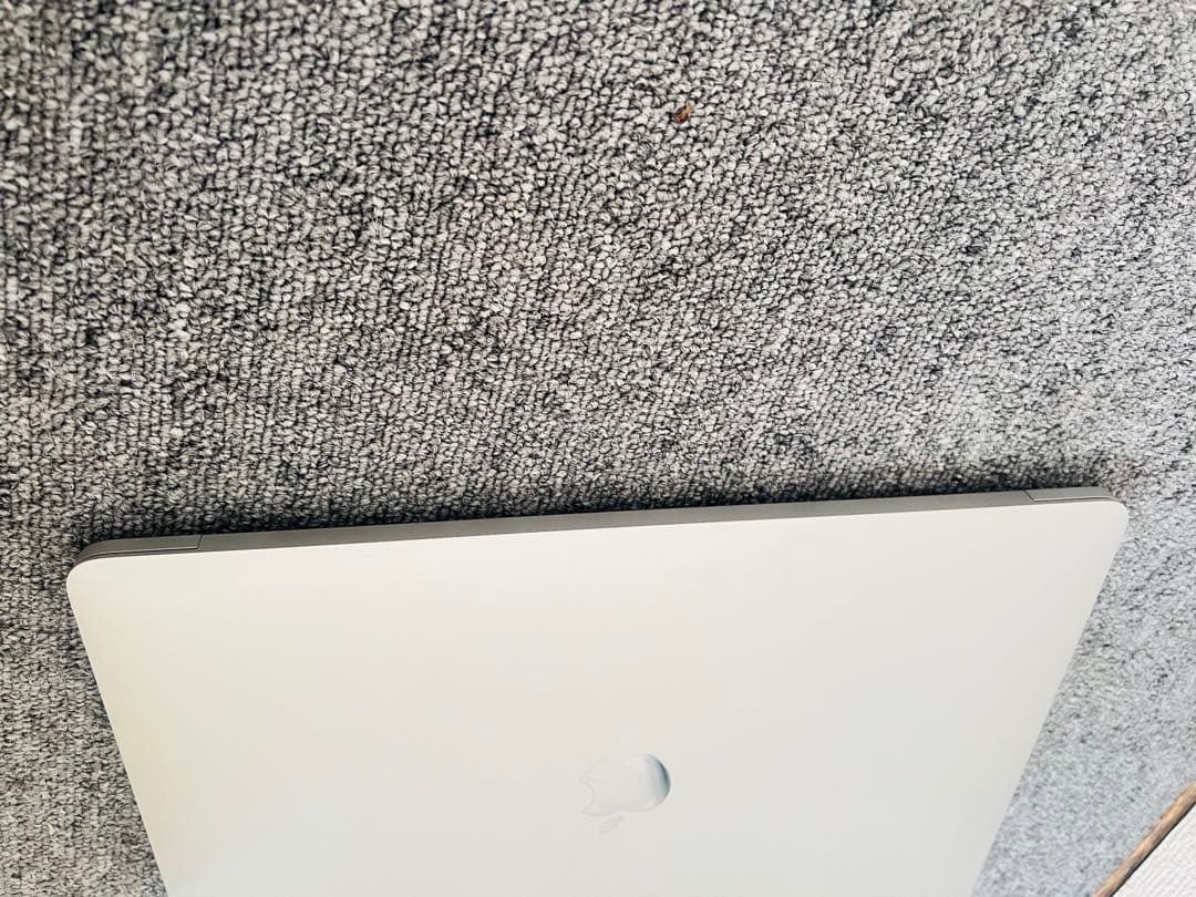 MacBook本体 Macbook Pro 2020 Core i7/32gb/1TB