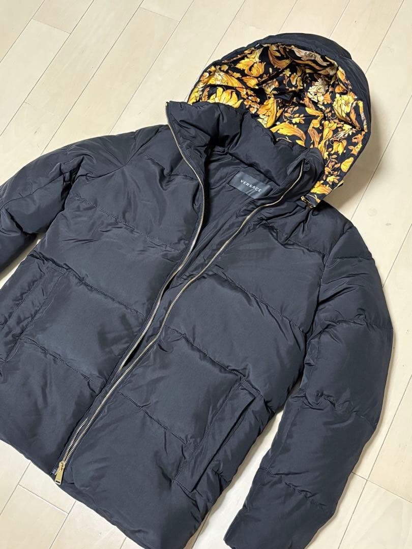 VERSACE バロッコプリント　ダウンジャケット