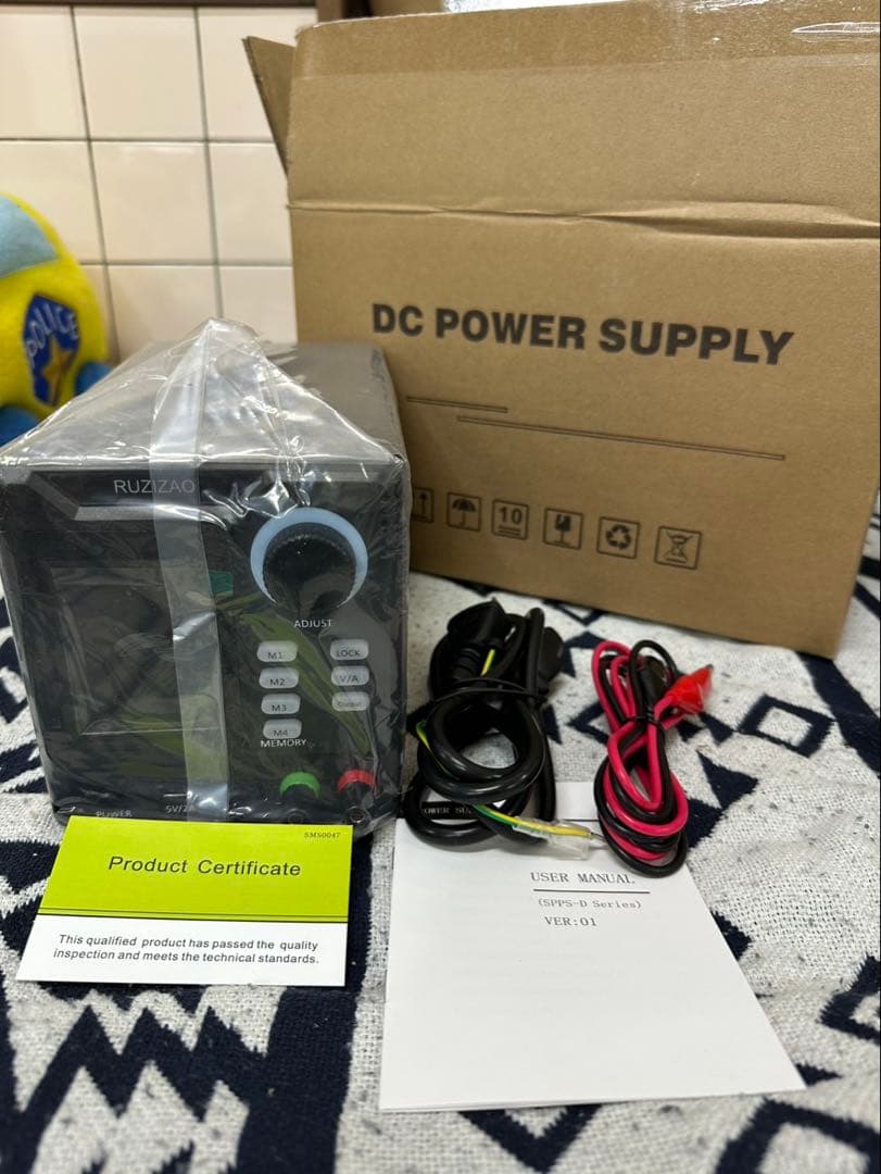 直流安定化電源、0-120V 0-3A電圧電流調整、出力制御押しボタン