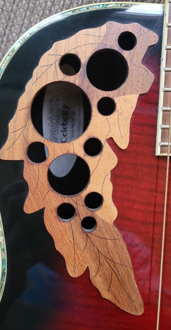 オベーションのエレアコギター CELEBRITY CC-44