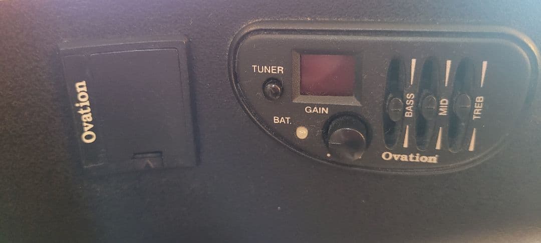 オベーションのエレアコギター CELEBRITY CC-44