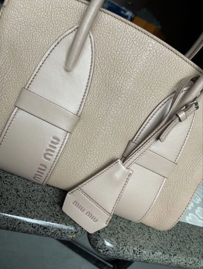 ミュウミュウトートバッグ