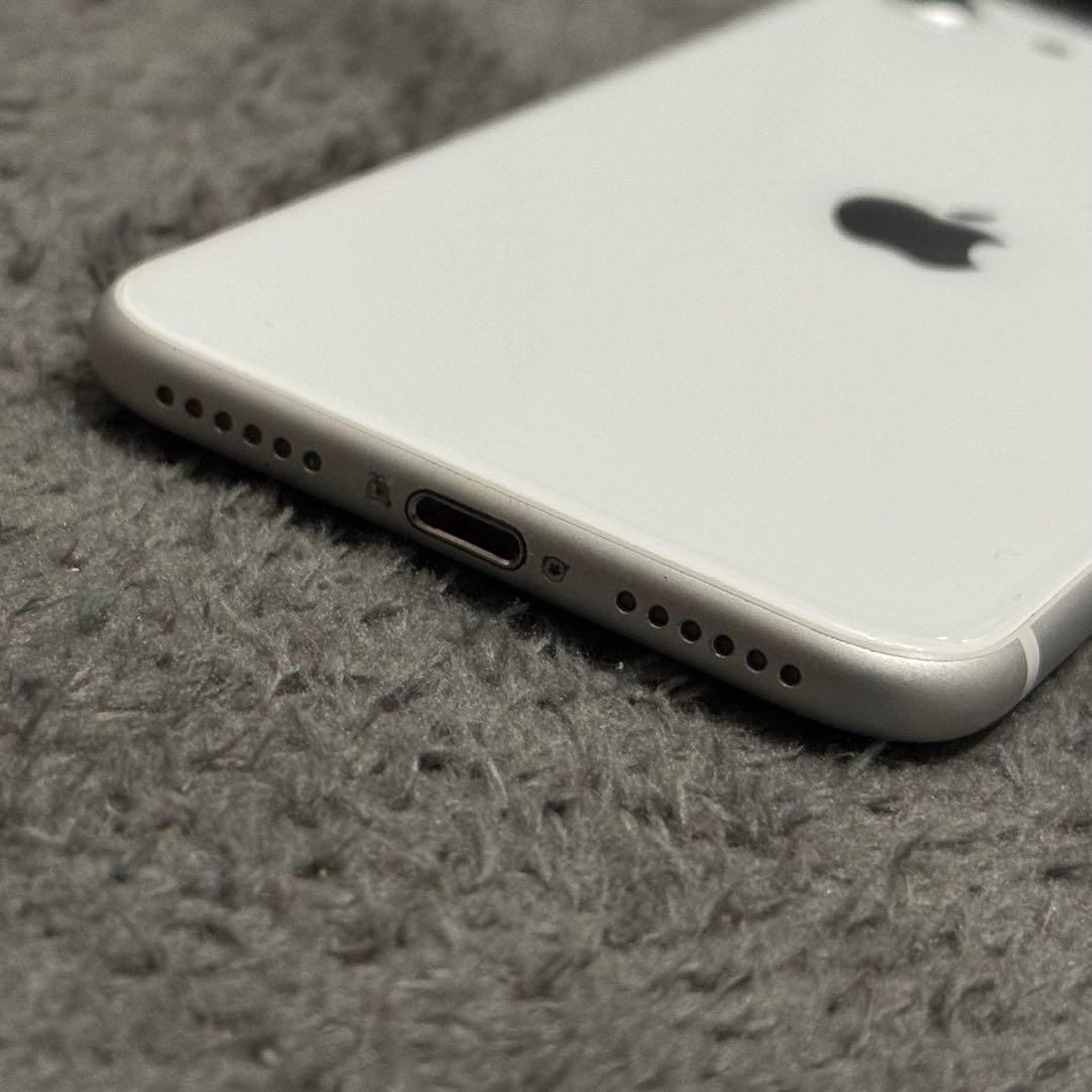 Apple iPhone SE (第2世代) ホワイト 64GB 本体