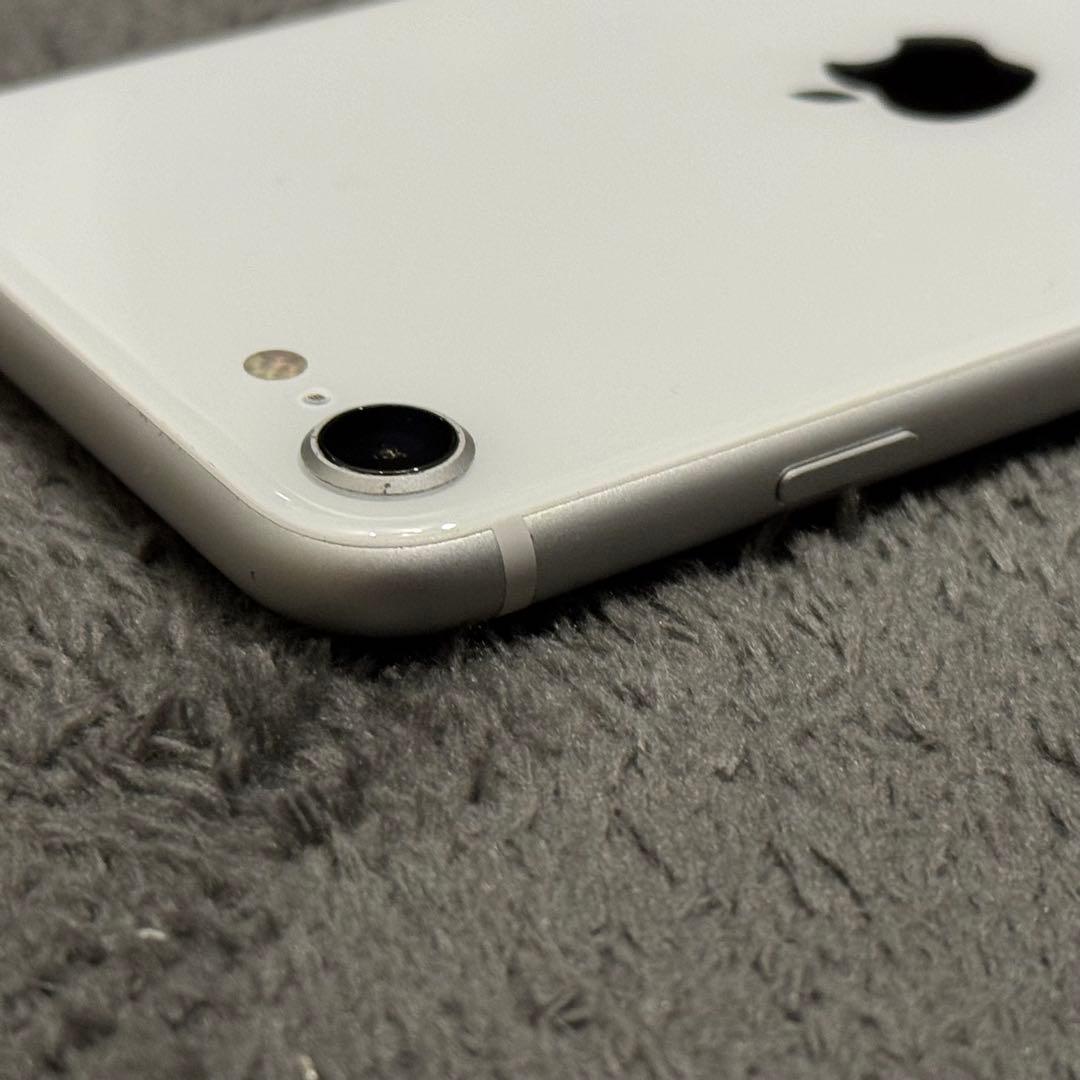 Apple iPhone SE (第2世代) ホワイト 64GB 本体