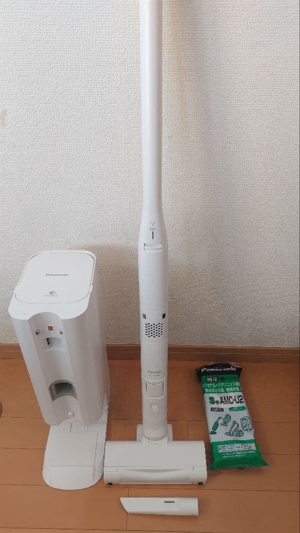 【美品！送料込】2025年製 Panasonic製コードレススティッククリーナー