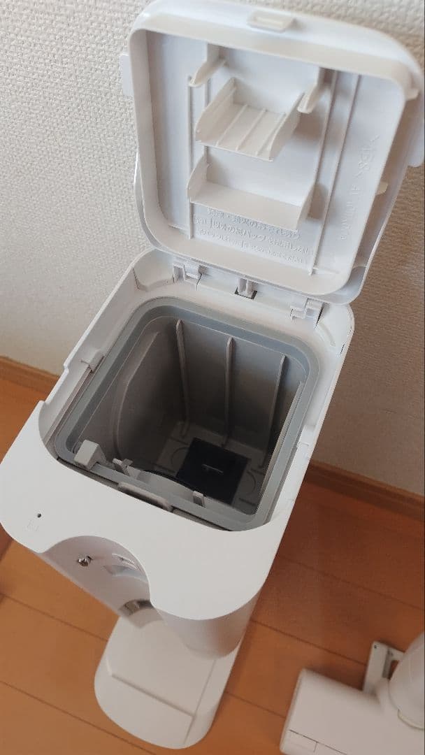 【美品！送料込】2025年製 Panasonic製コードレススティッククリーナー