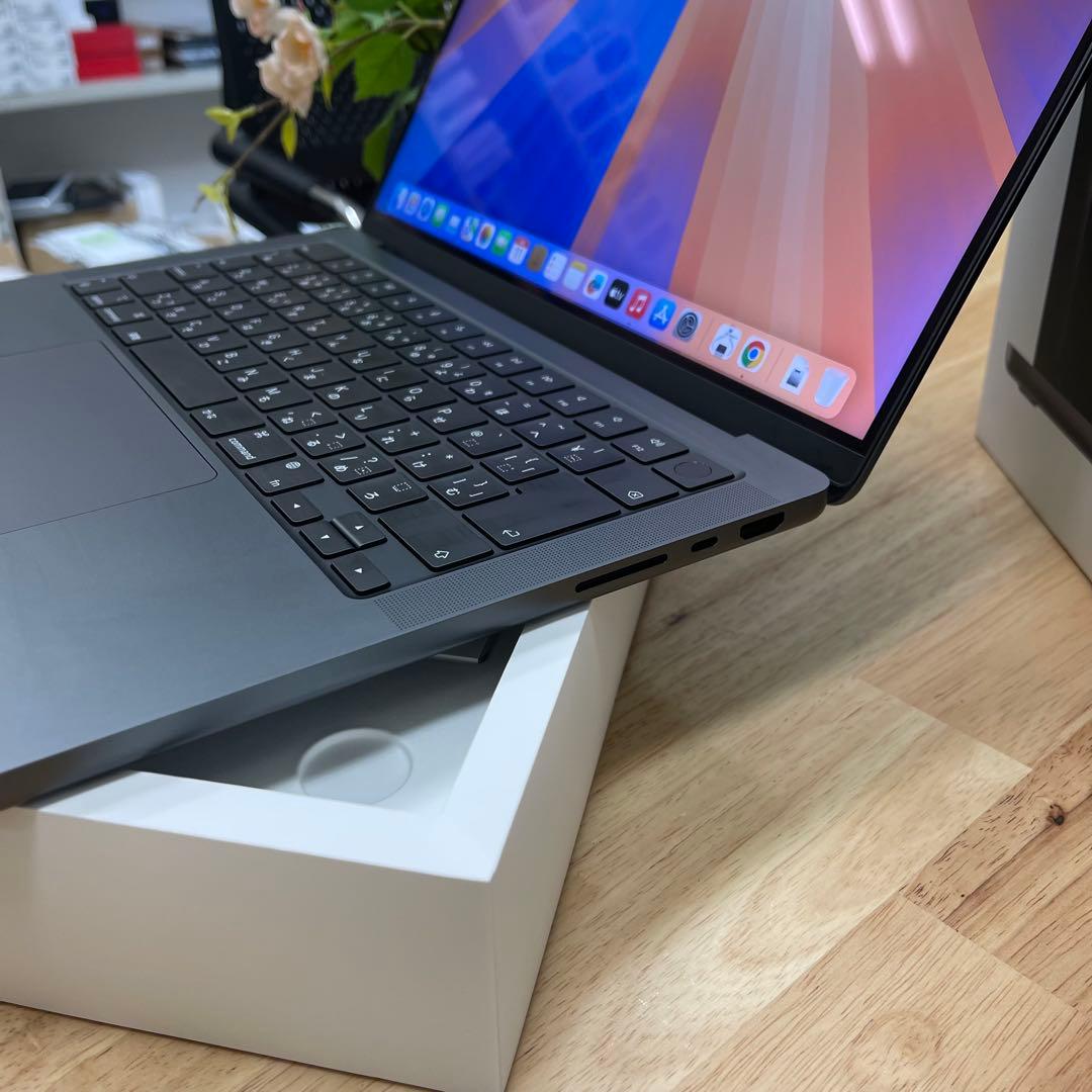 MacBook Pro 14インチ M3Pro チップ スペースブラック