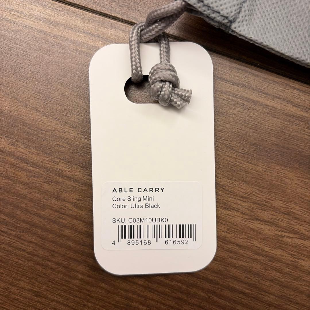 バッグ ABLE CARRY Core Sling Mini Ultra Black