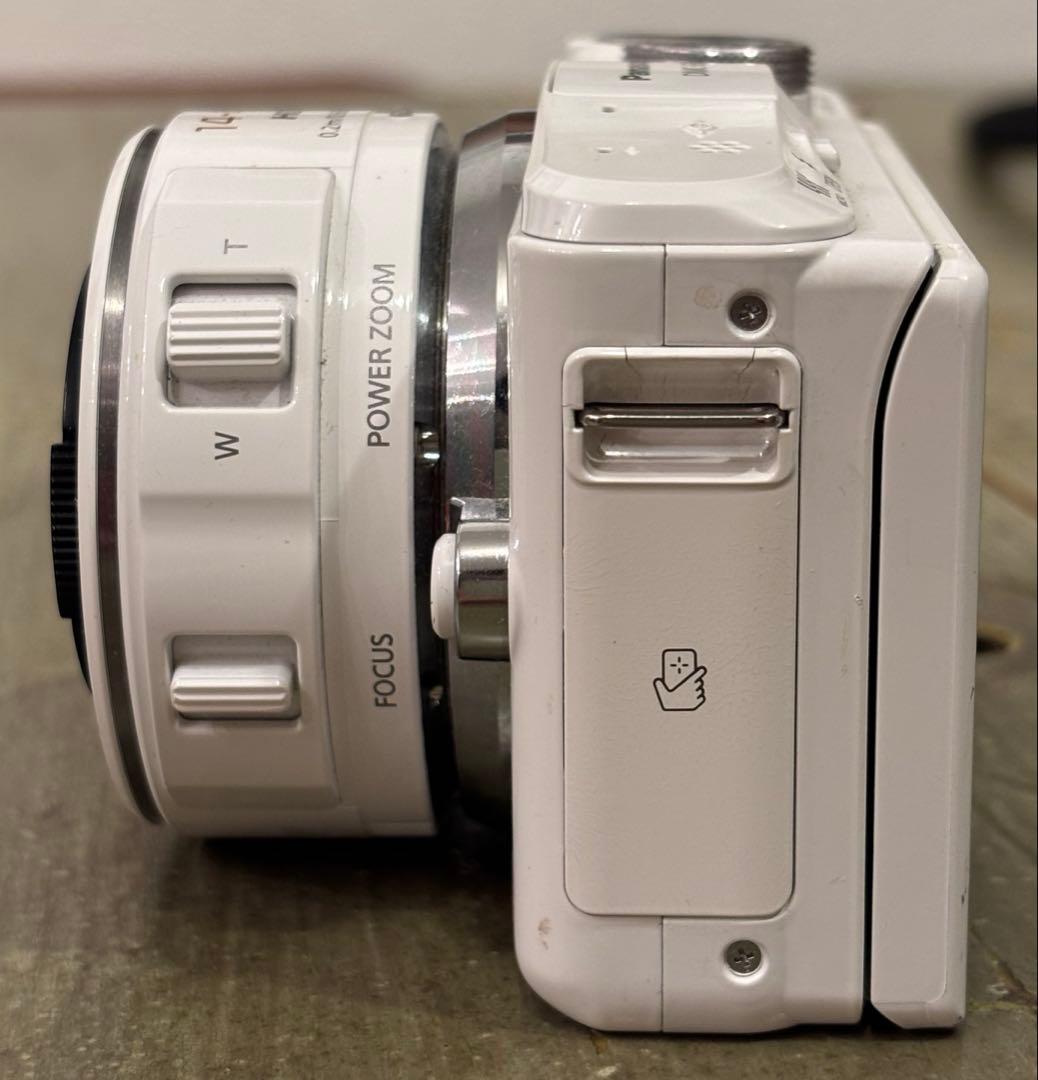 Panasonic Lumix DMC-GF6 ホワイト 14-42mm 一眼