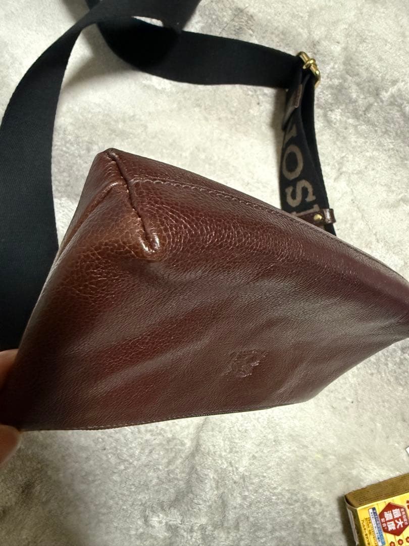イルビゾンテブラウンレザー　ショルダーバッグ