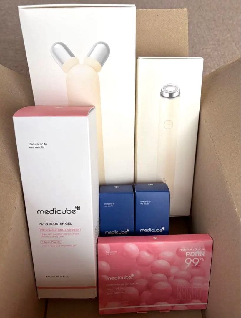 中顔面ケアセット　リフトEMSローラー ブースタープロミニプラス　メディキューブ