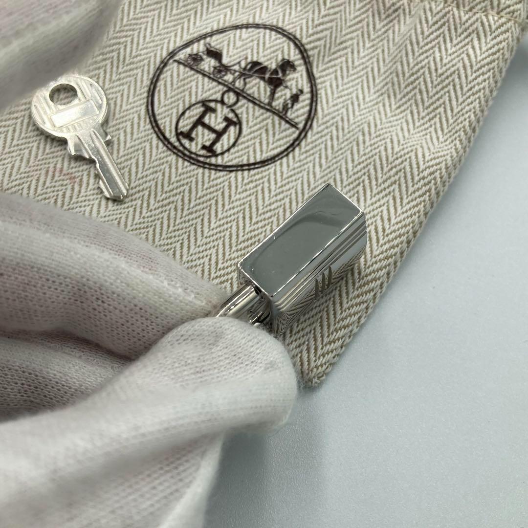 ！極美品！　エルメス　南京錠　鍵付き　シルバー